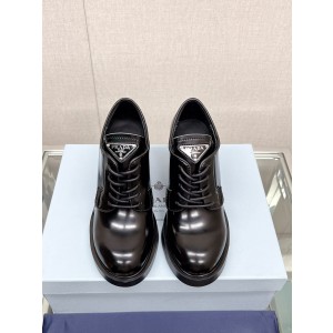 프라다 로퍼