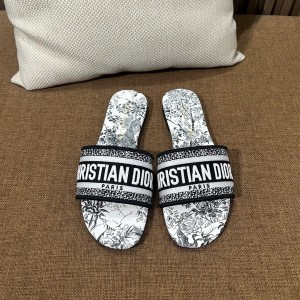 디올 디웨이 슬리퍼 정품급