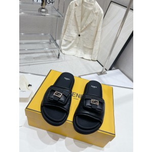 펜디 슬리퍼
