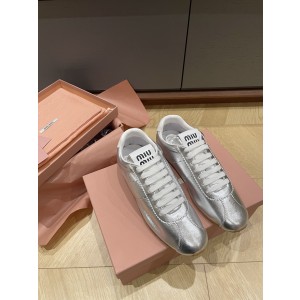 미우미우 스니커즈