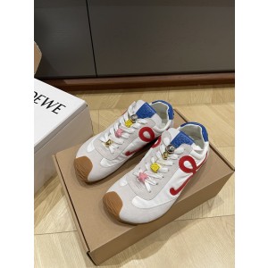로에베 스니커즈